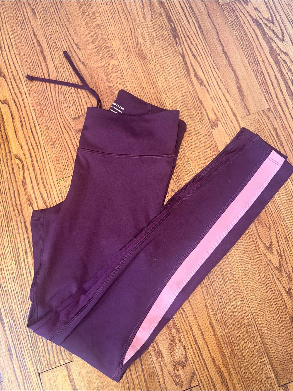 Under Armour burgundy, Leggings with Light Pink Side Stripe